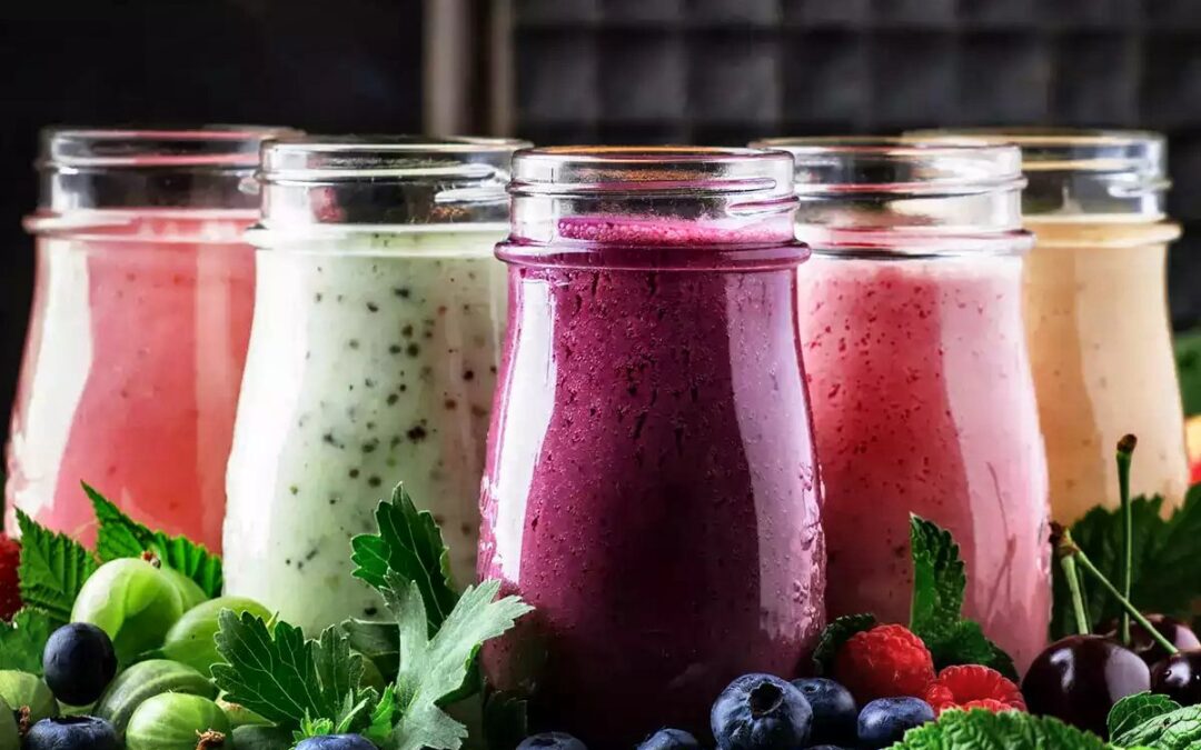 Freeze Dried Çilek, Mango ve Ananasla Renkli Smoothie Tarifleri!